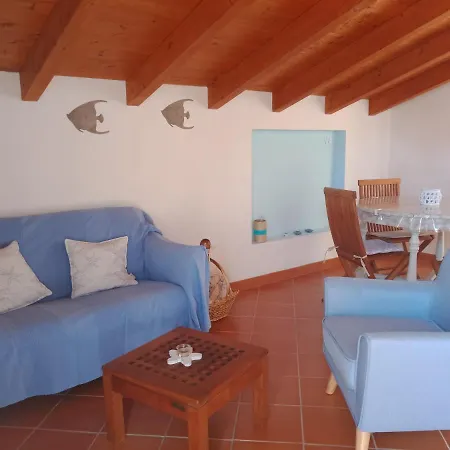 La Gora, Tra Mare E Sentieri *