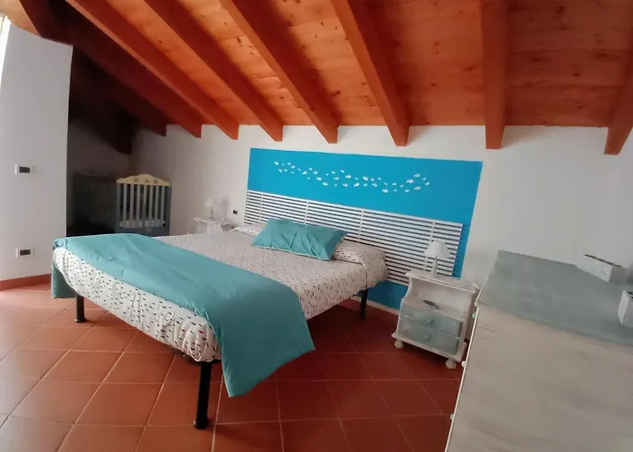 La Gora, Tra Mare E Sentieri