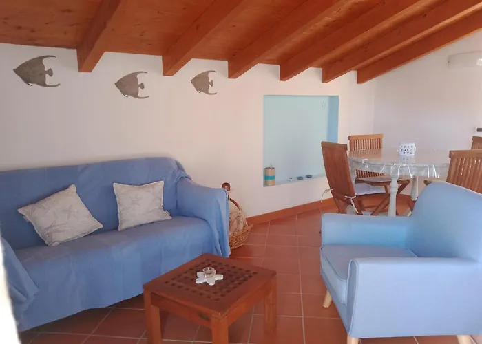 La Gora, Tra Mare E Sentieri *